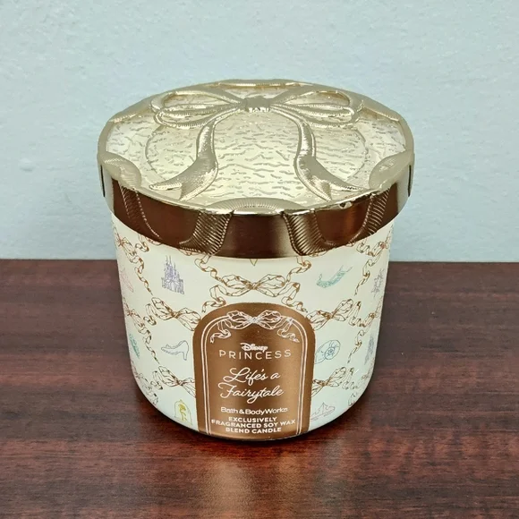 Bath & Body Works Disney Princesses LIFE'S A FAIRYTALE 3-Wick Candle w Bow Lid - Picture 2 of 5